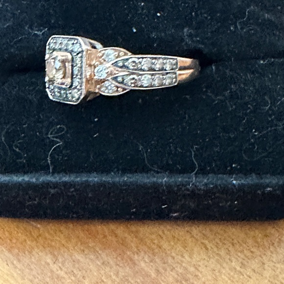 Le Vian Choc Diamonds 7/8 CT. T.W. Diamond Square Frame Ring 14K Strawberry Gold - Picture 7 of 11